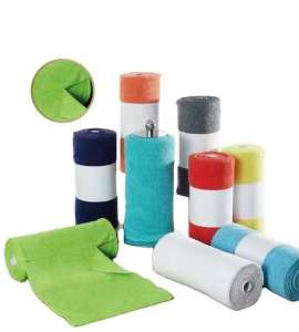 Easy tearing microfiber towels on a roll for cars